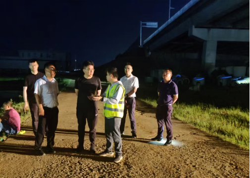 抗洪抢险报导-迎“汛”而上，奔赴前线 -320.png